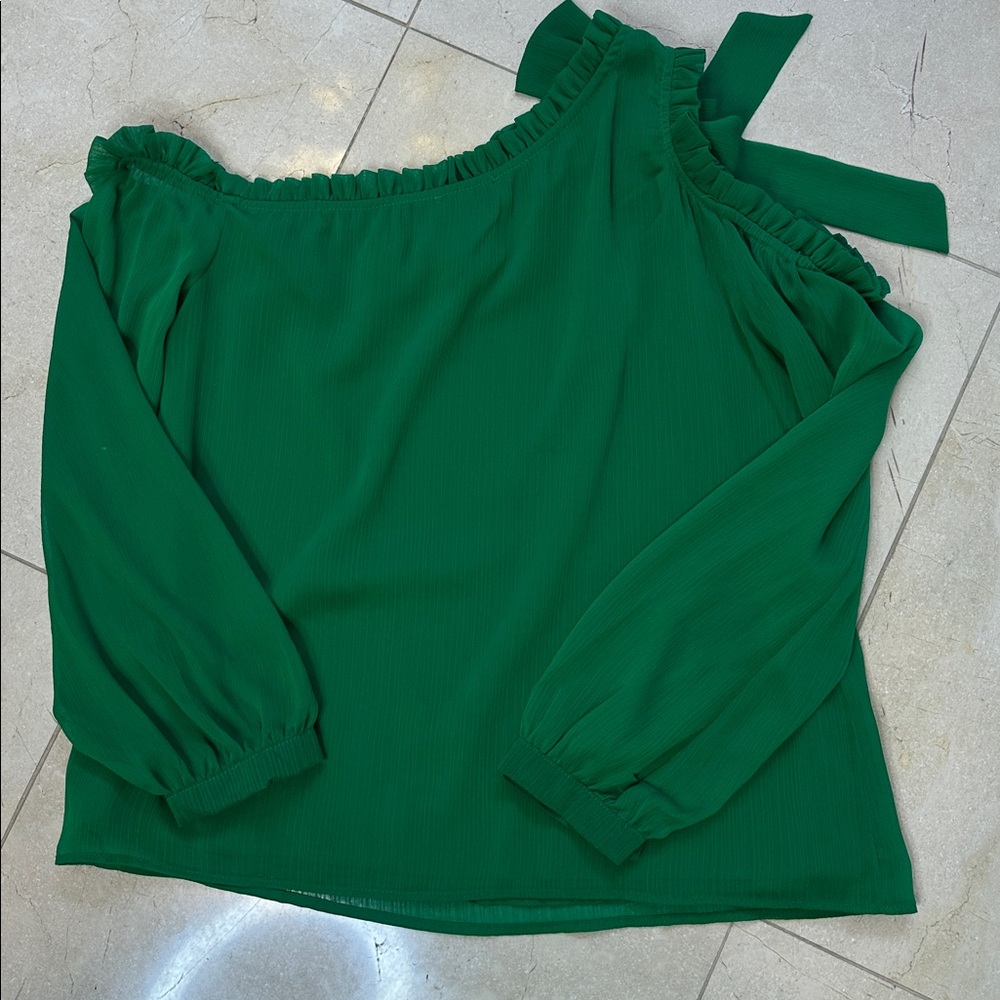 CeCe Green Women's Blouse One Side Cold Shoulder Top Medium - Picture 7 of 7